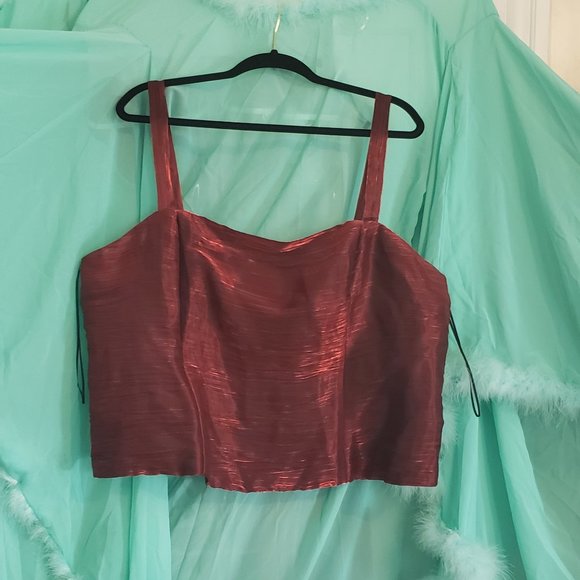 Shiny dark red top - Picture 2 of 5